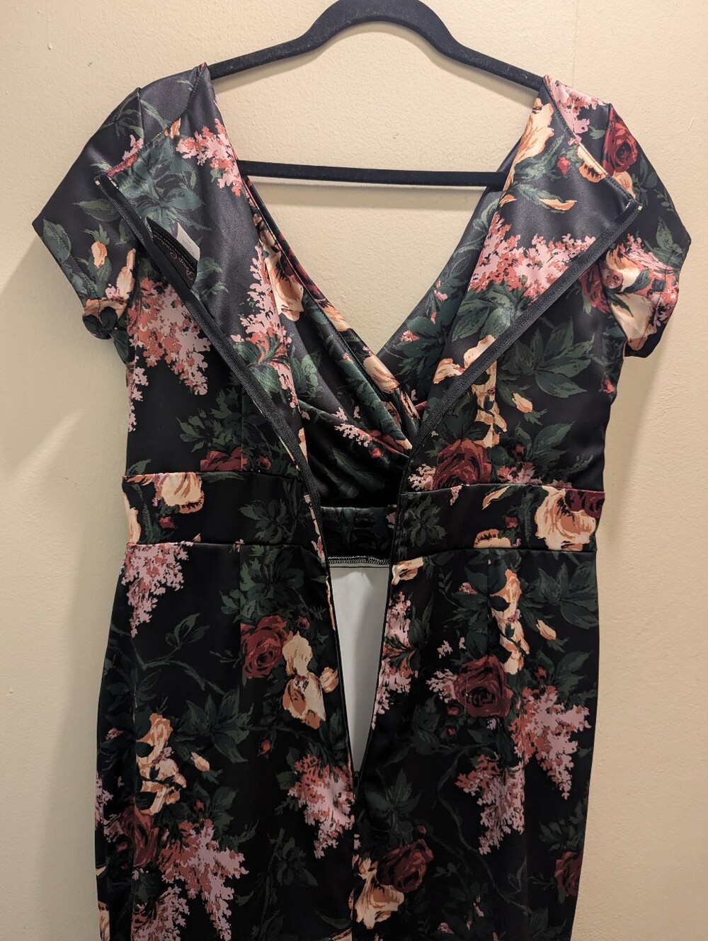 Pinup Couture Ava Faux Wrap Wiggle Satin Dress Black w/ Pink Floral Print- XL - Picture 8 of 16